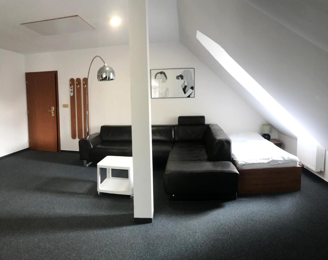 Rozmaryn Rooms & Apartments Rakovník エクステリア 写真