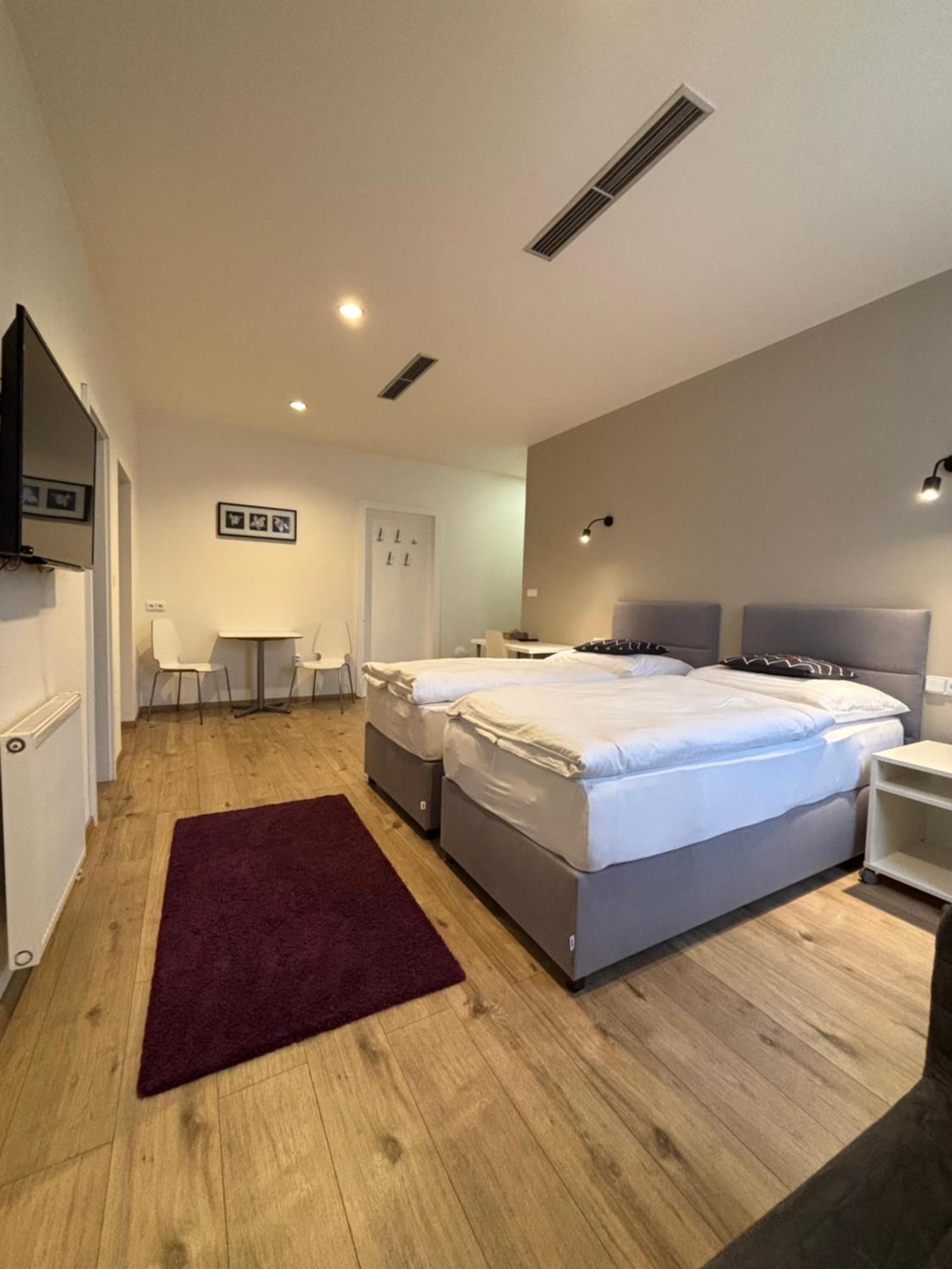 Rozmaryn Rooms & Apartments Rakovník エクステリア 写真
