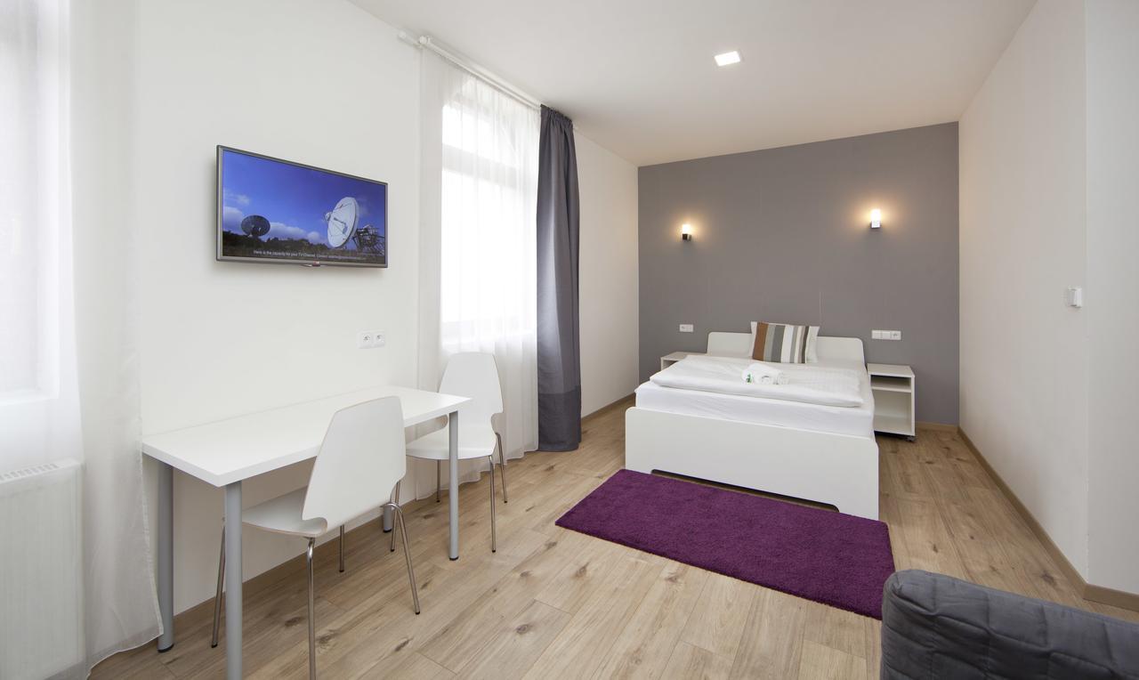 Rozmaryn Rooms & Apartments Rakovník エクステリア 写真