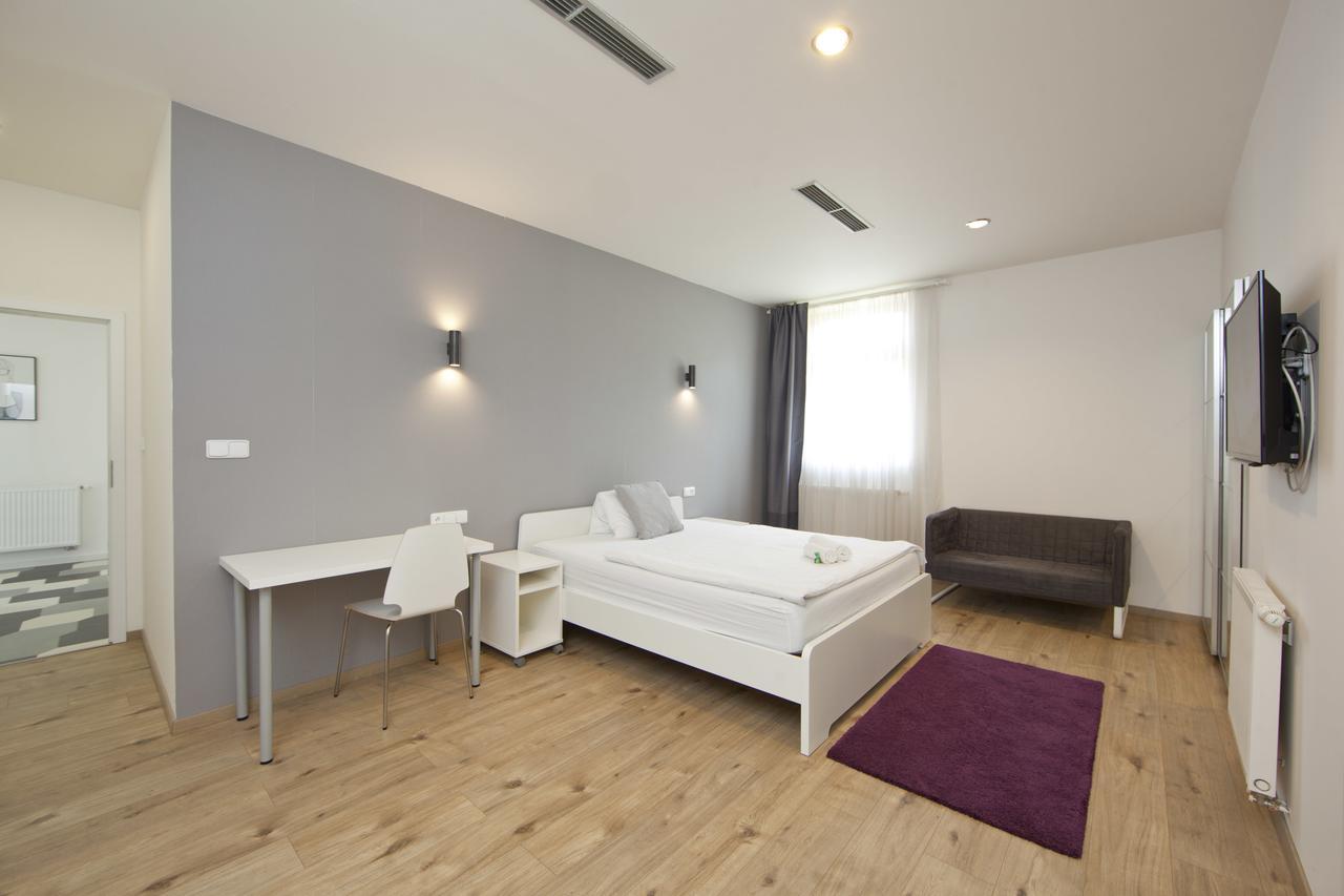 Rozmaryn Rooms & Apartments Rakovník エクステリア 写真